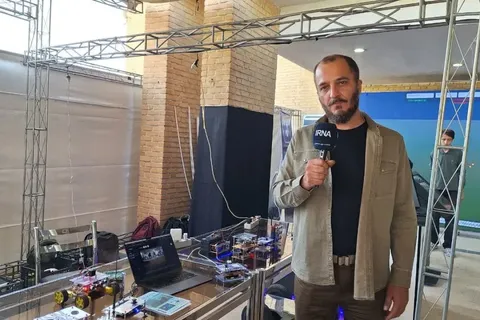 نخستین ربات زمینی هوشمند در ایران رونمایی شد
