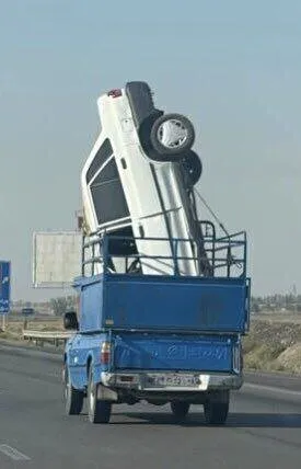 عکس/ خنده‌دارترین عکس از جابه‌جایی یک پراید!