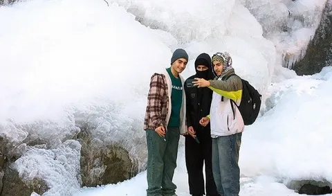 آبشار گنجنامه همدان یخ زد