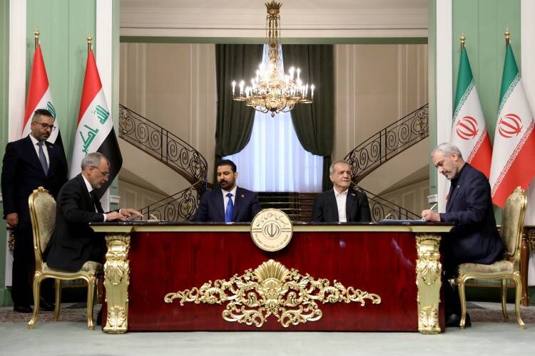 سند خواهر خواندگی تهران و بغداد به امضا رسید سند خواهر خواندگی تهران و بغداد به امضا رسید