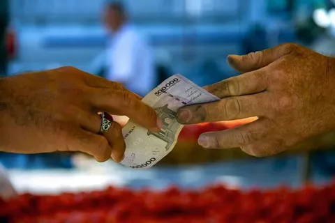 زنگ خطر تورم سه‌رقمی؛ نرخ تورم تا پایان سال چقدر می‌شود؟