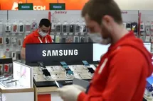 قیمت موبایل از قدرت خرید مردم سبقت گرفت؛ انقراض خریدار در بازار