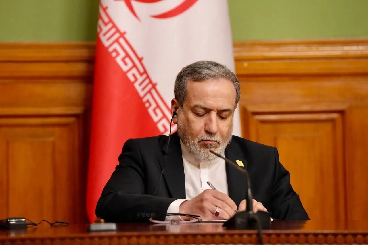 عراقچی خطاب به همسایگان: زمان اتکا به خود و برادری واقعی فرا رسیده است