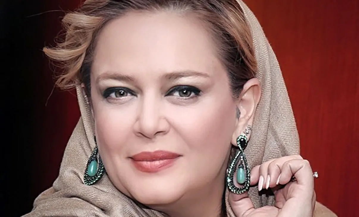 ماسک عجیب بهاره رهنما و یک ژست رومانتیک + عکس