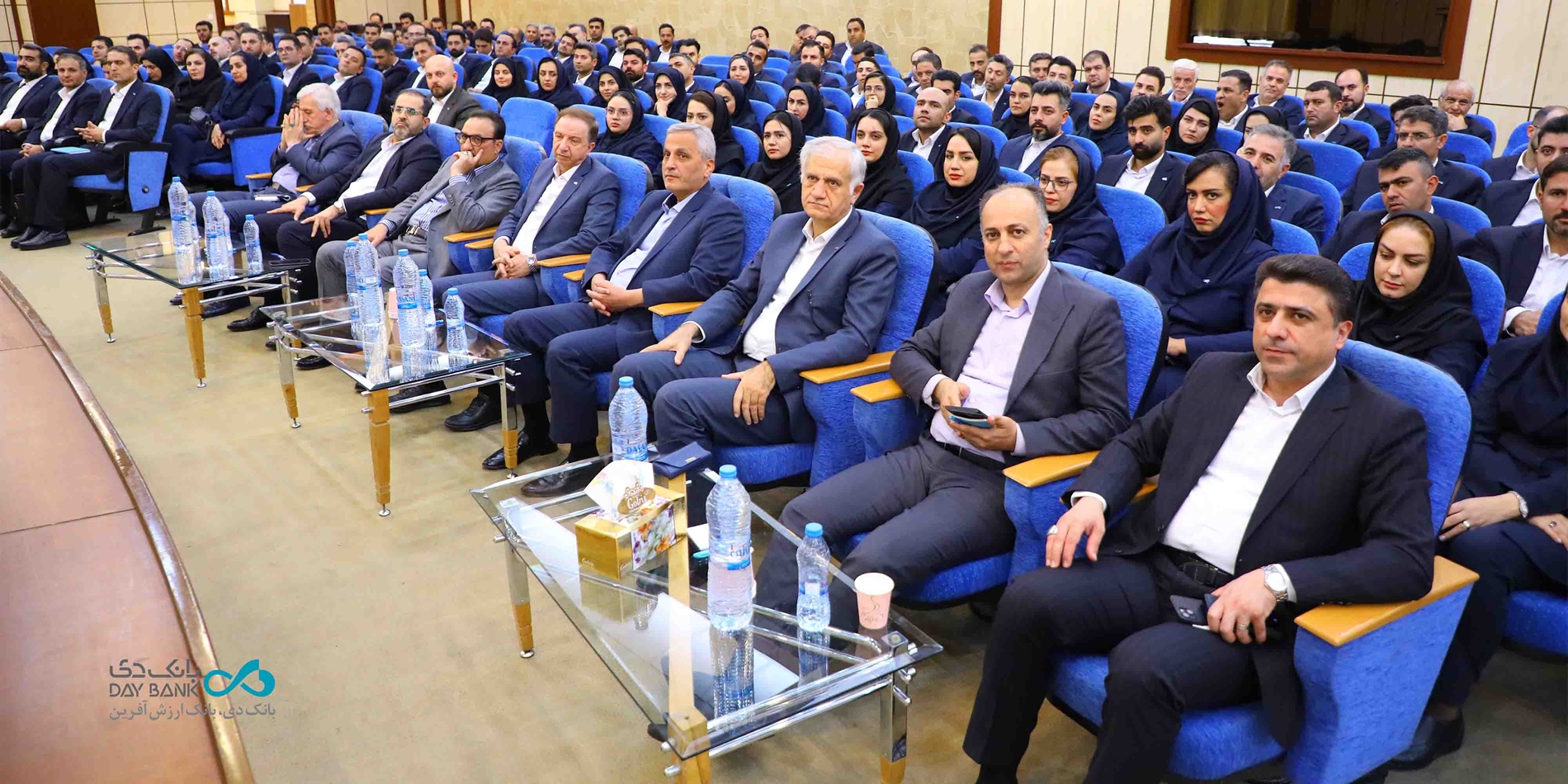 تبیین راهبردهای کلان بانک دی برای پیشتازی در شبکه بانکی کشور تبیین راهبردهای کلان بانک دی برای پیشتازی در شبکه بانکی کشور