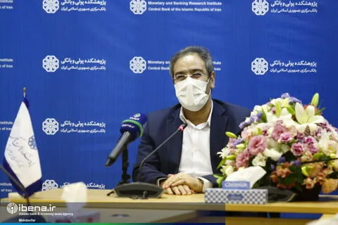 شاپور محمدی به بانک مرکزی رفت