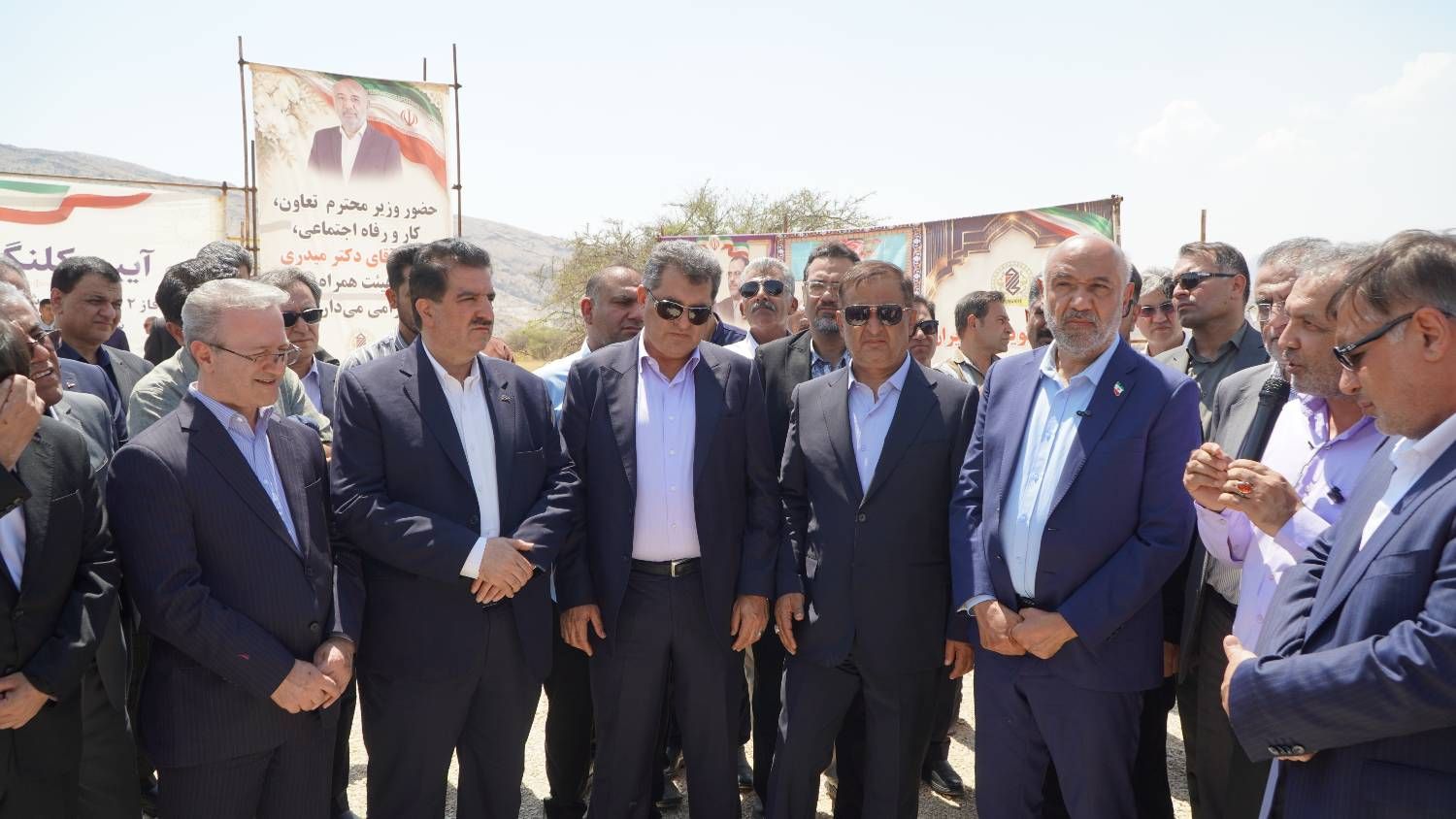 سفر وزیر تعاون، کار و رفاه اجتماعی و مدیرعامل بانک رفاه کارگران به استان فارس به مناسبت هفته دولت سفر وزیر تعاون، کار و رفاه اجتماعی و مدیرعامل بانک رفاه کارگران به استان فارس به مناسبت هفته دولت