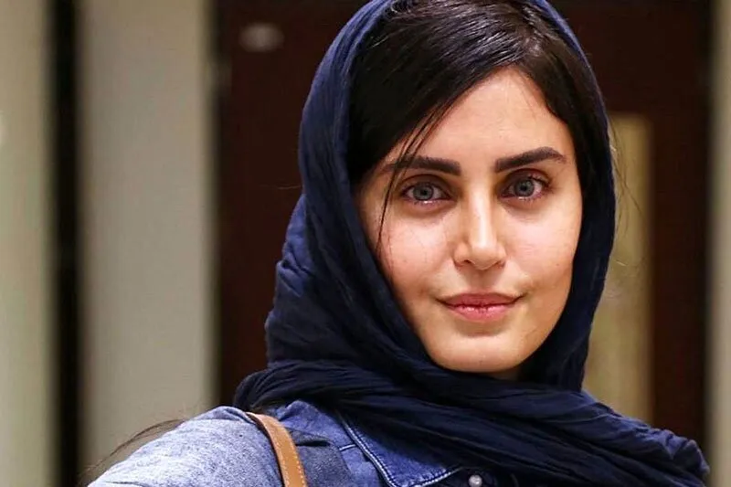 عکس/الناز شاکردوست وسط گل‌ها