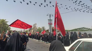 فیلم/ خودروی حامل پیکر رهبر شهید آماده حرکت به مسیر تشییع