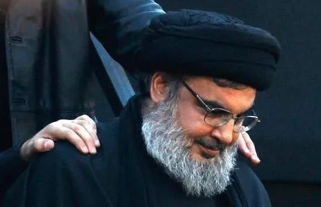 پیکر مطهر شهید نصرالله از زیر آوار سالم بیرون آورده شده است