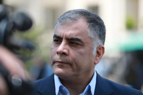 کارنامه مردود محسن پاک‌ نژاد؛ از افت شدید درآمد ارزی تا بازی با عزل و نصب‌ها