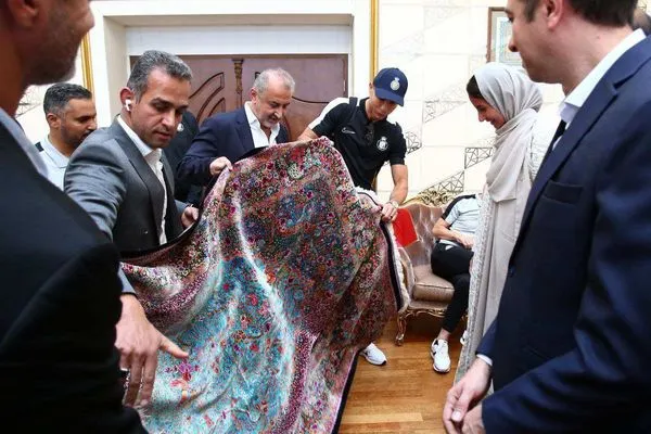 ارزش مالی قالیچه قمی رونالدو
