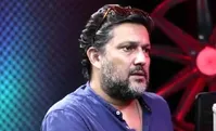 حامد بهداد با مادرش دیده شد/ متن تأمل‌برانگیز بازیگر درباره گذر زمان + عکس