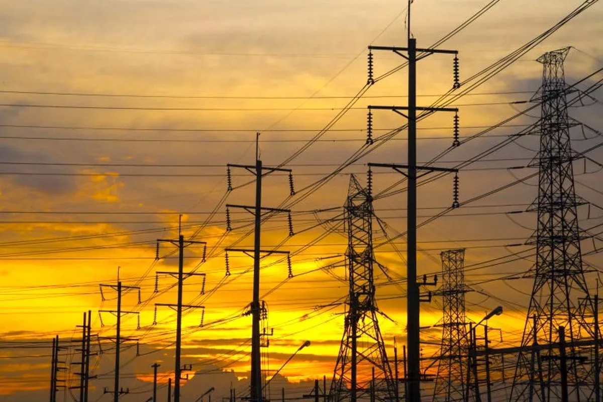 سیمان زیر تیغ قطعی برق/ افزایش قیمت، کاهش تولید و تعطیلی کارخانه‌ها را باید جدی گرفت