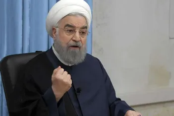 فیلم / حسن روحانی: رهبر شهید بار‌ها نگذاشتند جنگ شود