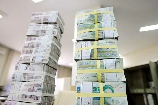 چرا پول‌ها در بازار‌ها قفل شده است؟/ کسی به فکر ضرر و زیان مردم در بورس نیست/ دولت عملاً با بورس بازی کرد
