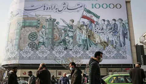 چرا اقتصاد ایران محکوم به بازگشت به سیاست‌های دهه ۶۰ است؟/ بازگشت به کوپن و جیره‌بندی، در بلندمدت رکود را عمیق‌تر می‌کند