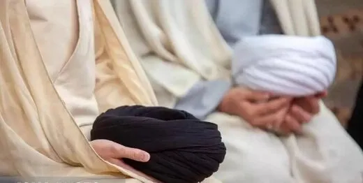 دستگیری یک دختر عمامه پران در سمنان +فیلم