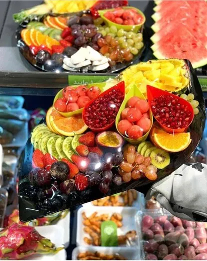 شیوه عجیب عرضه سینی میوه با قیمت نجومی
