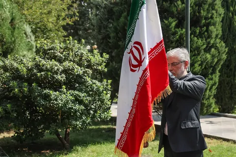 شروع سال تحصیلی دانشگاه تهران با مراسم روز پرچم
