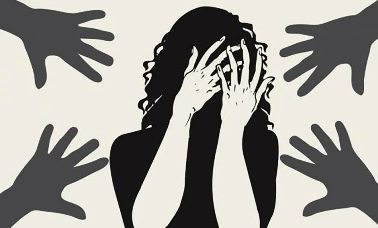 تجاوز گروهی به دختر ۱۴ ساله در مقابل پدرش!