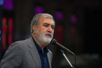 هشدار ابراهیم عزیزی به کشور‌های منطقه؛ آمریکا می رود، ما می مانیم و شما!