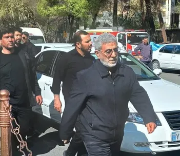 حضور سردار قاآنی در مراسم تشییع رهبر شهید