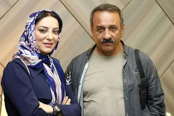 فیلم / درگیری آقای بازیگر با سلفی بگیران در مراسم ختم