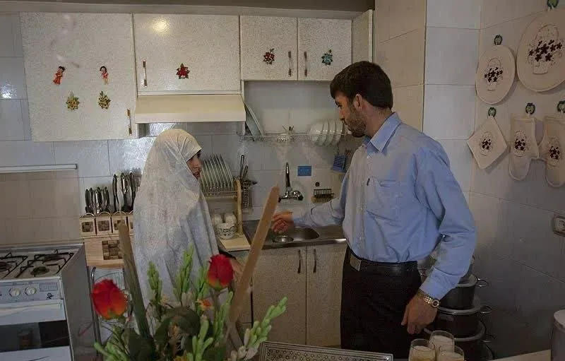 عکس/ فروش خانه برای کمک به مقاومت