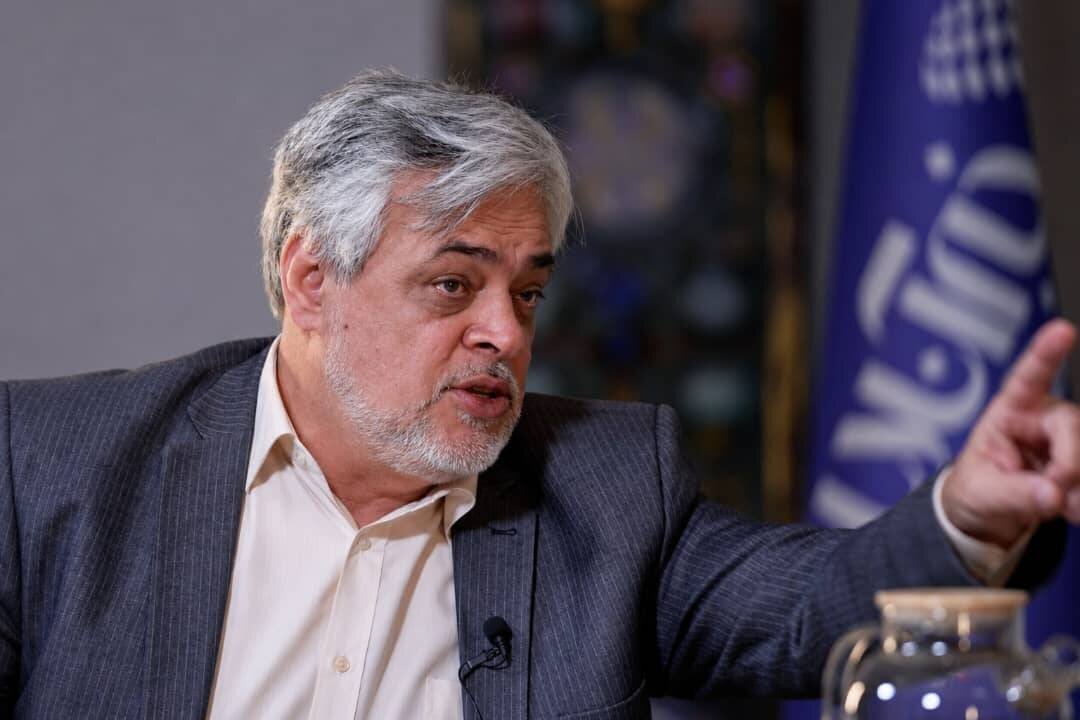کنایه تند مهاجری به عارف