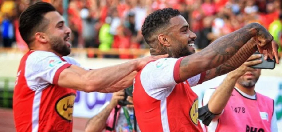 گل اول پرسپولیس به هوادار توسط لوکادیا + فیلم