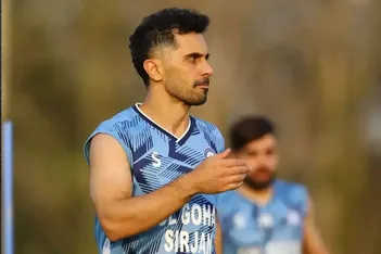 فیلم / شعار هواداران پرسپولیس علیه خداداد در حمایت از عالیشاه