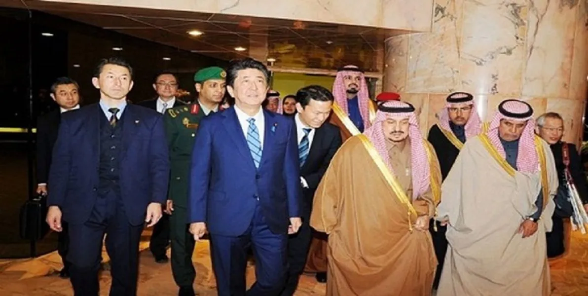 نخست‌وزیر ژاپن وارد ریاض شد