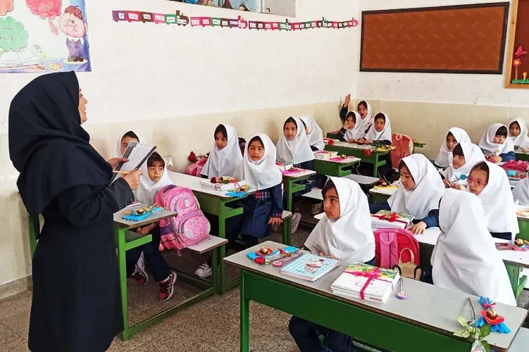  فعالیت مدارس 