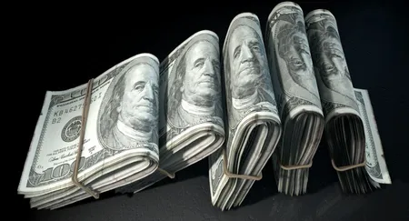 طوفان جدید در بازار ارز؛ پیش‌بینی قیمت دلار در روزهای آینده/ جهش بی‌سابقه نرخ‌ها و عبور تتر از مرز ۲۰۸ هزار تومان