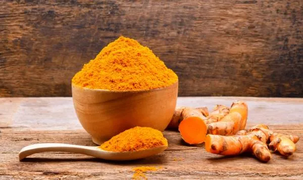 زردچوبه را با چه چیز‌هایی بخوریم فایده بیشتری دارد؟