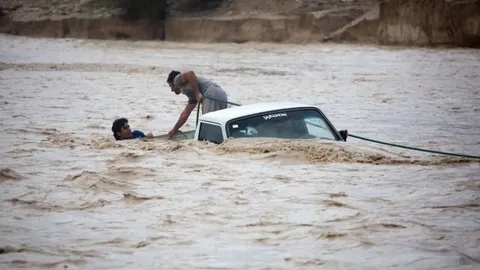 سیل شدید در گلستان موجب خسارت به کشاورزی و راه‌آهن شد / محور بندرگز مسدود شد