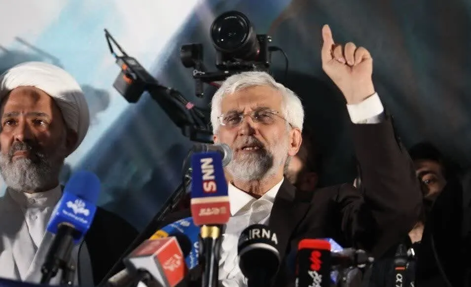جلیلی بالاخره اعتراف کرد: دولت روحانی وقتی شروع به کار کرد، ۸۰۰ تحریم وجود داشت