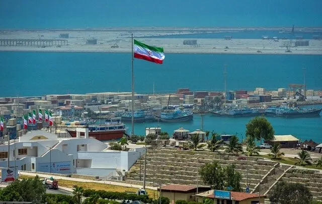 تحویل کارت‌های سوخت جدید خودروهای پلاک منطقه آزاد چابهار تا دهم خردادماه ۹۹