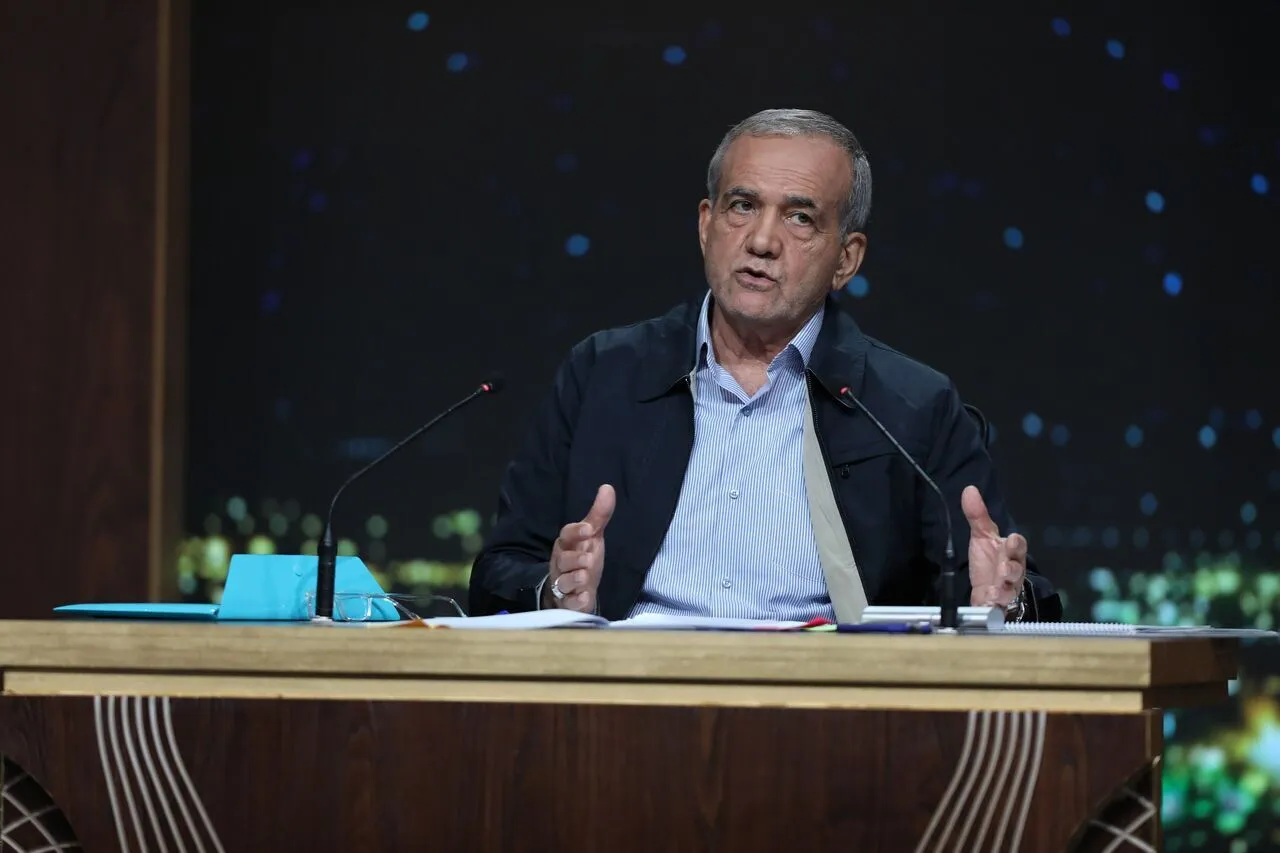 پزشکیان خطاب به جلیلی: آدم‌های «حکومت در سایه» به سفارت انگلیس و سعودی حمله کردند