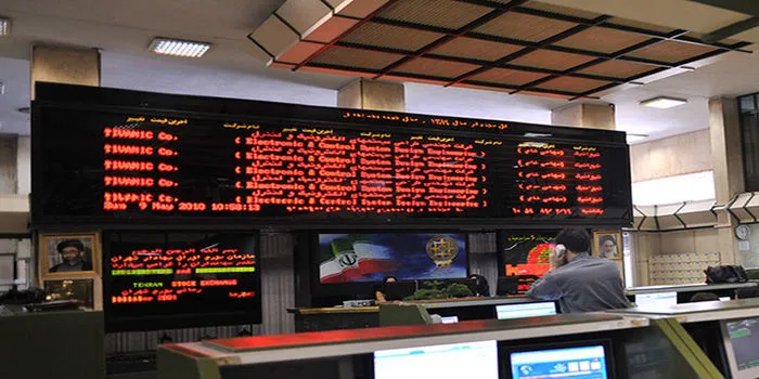 سهامداران نگران اصلاح قیمت دلار نباشند