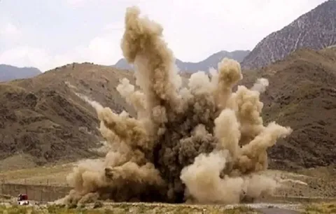 مجروح شدن ۳ عضو یک خانواده در پی انفجار مهمات به‌جامانده از جنگ تحمیلی