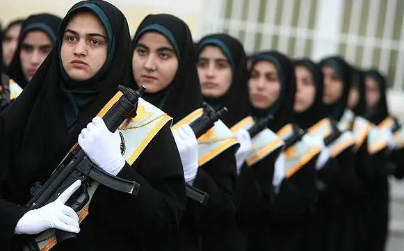 نیروی انتظامی زن
