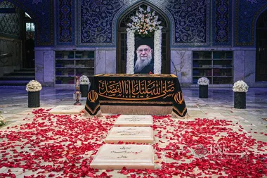 آرامگاه رهبر شهید انقلاب و خانواده اش