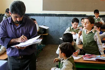 فیلم / اختلاف طبقاتی تنها با فاصله یک دیوار!