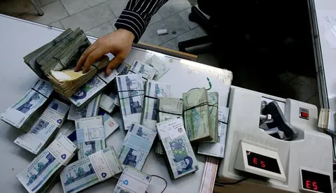 حقوق و مزایای کارمندان دولت تغییر کرد؟ جزئیات مصوبه جدید را بخوانید