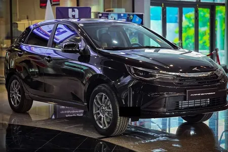 مقایسه قیمت و امکانات پژو ۲۰۷ اتوماتیک و کی‌ام‌سی شدو/ کدام خودرو برای شما مناسب‌تر است؟