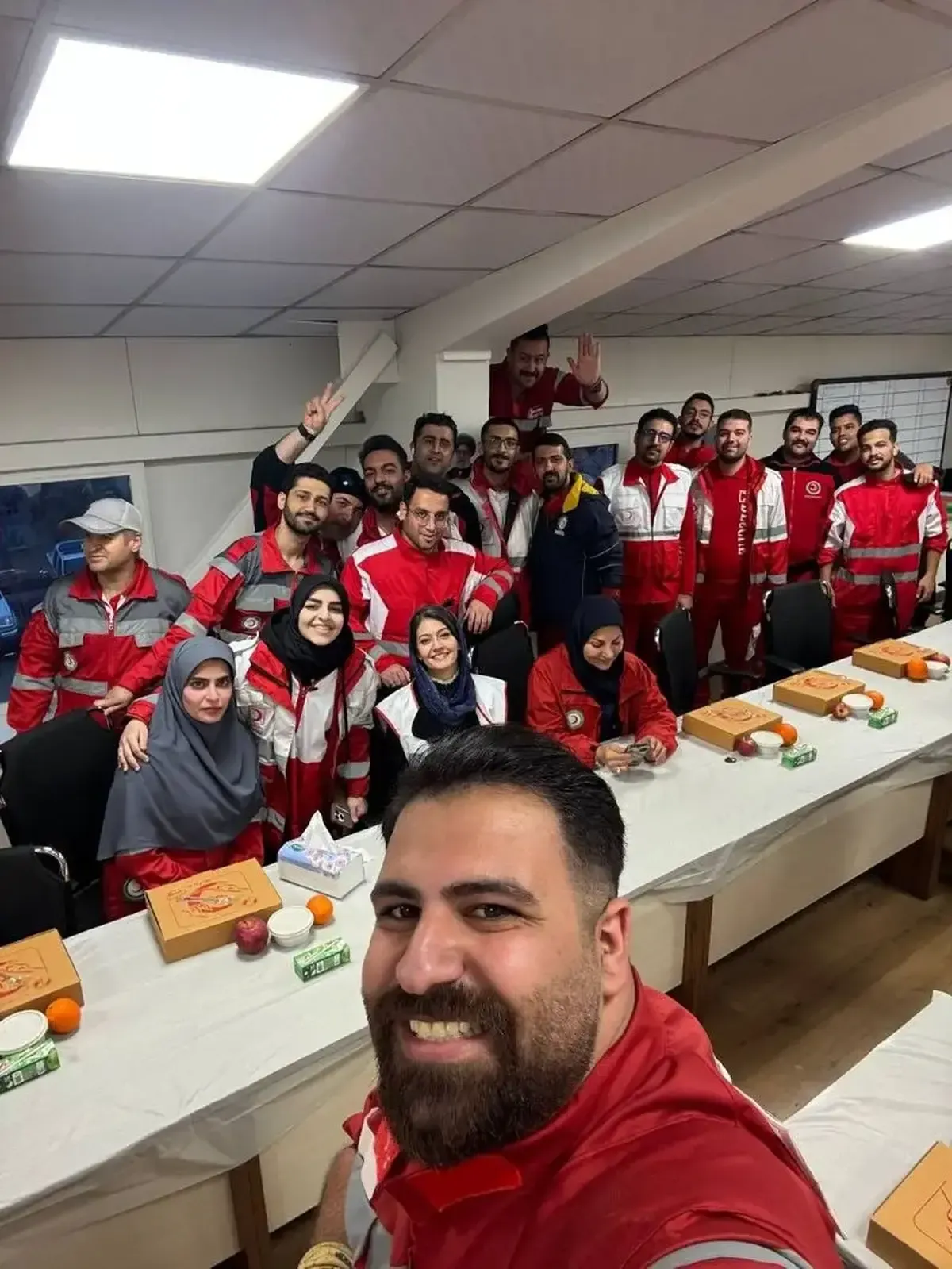 عکس / پردیس احمدیه هلال احمری شد