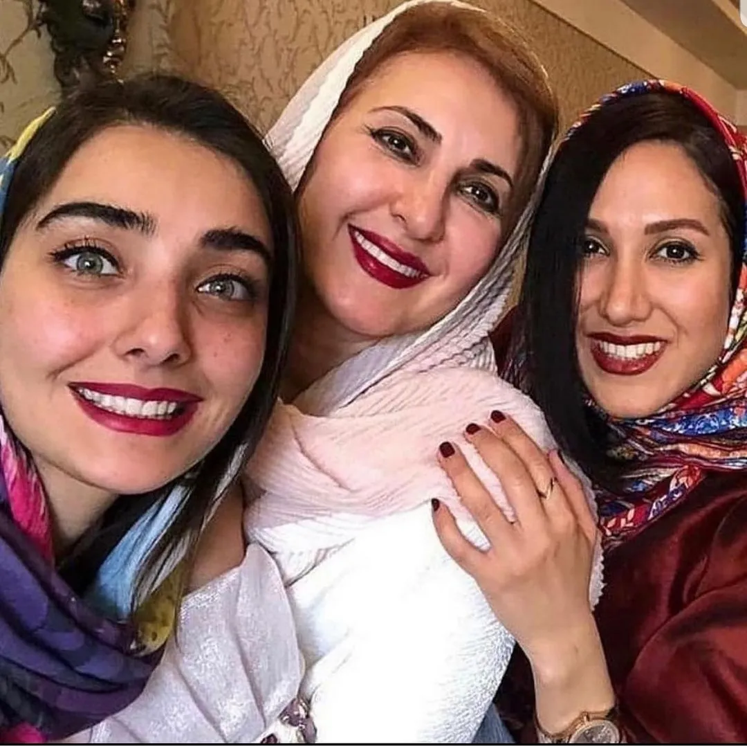 عکس/خوشگذرونی‌های فاطمه گودرزی با دختر و عروسش