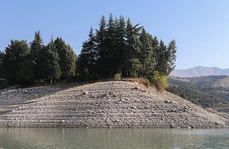 خشکسالی به سد لتیان رسید